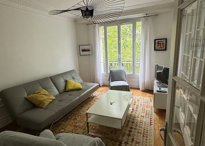 Large Comfortable 6p Appartement *