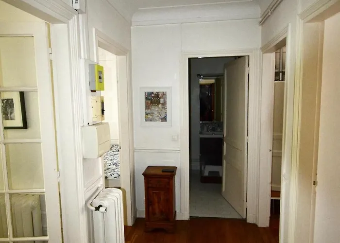 Large Comfortable 6p Appartement