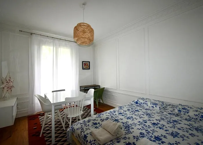 Large Comfortable 6p Appartement