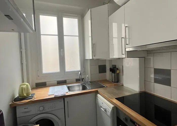 Large Comfortable 6p Paris